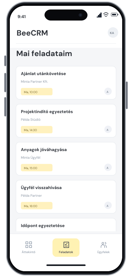 Animált BeeCRM iPhone-mockup: a feladatlista gördül, majd megnyílik egy ügyféladatlap